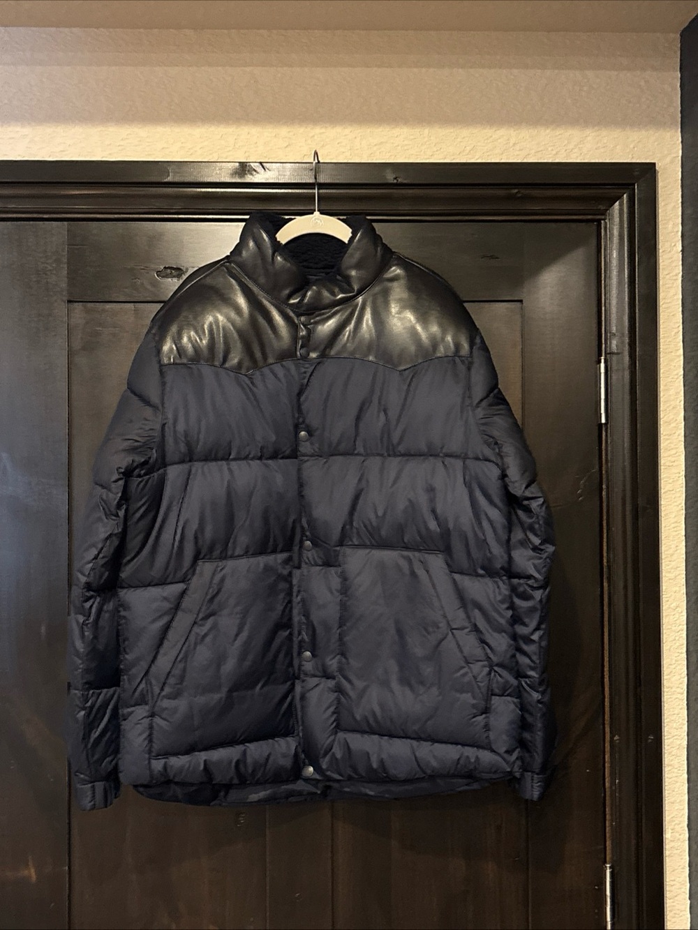 Lucky Brand Men Size Large Puffer Coat Blue Black Panel Pockets Zip/Snap Closure